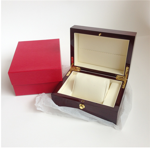 Wooden Lacquered Wristwatch Box Luxury Red Wood Packaging