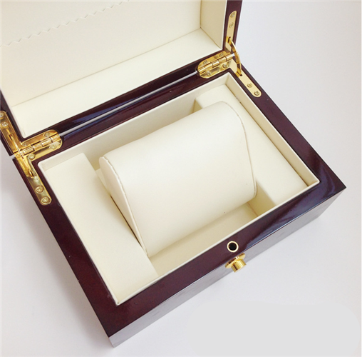 Wooden Lacquered Wristwatch Box Luxury Red Wood Packaging